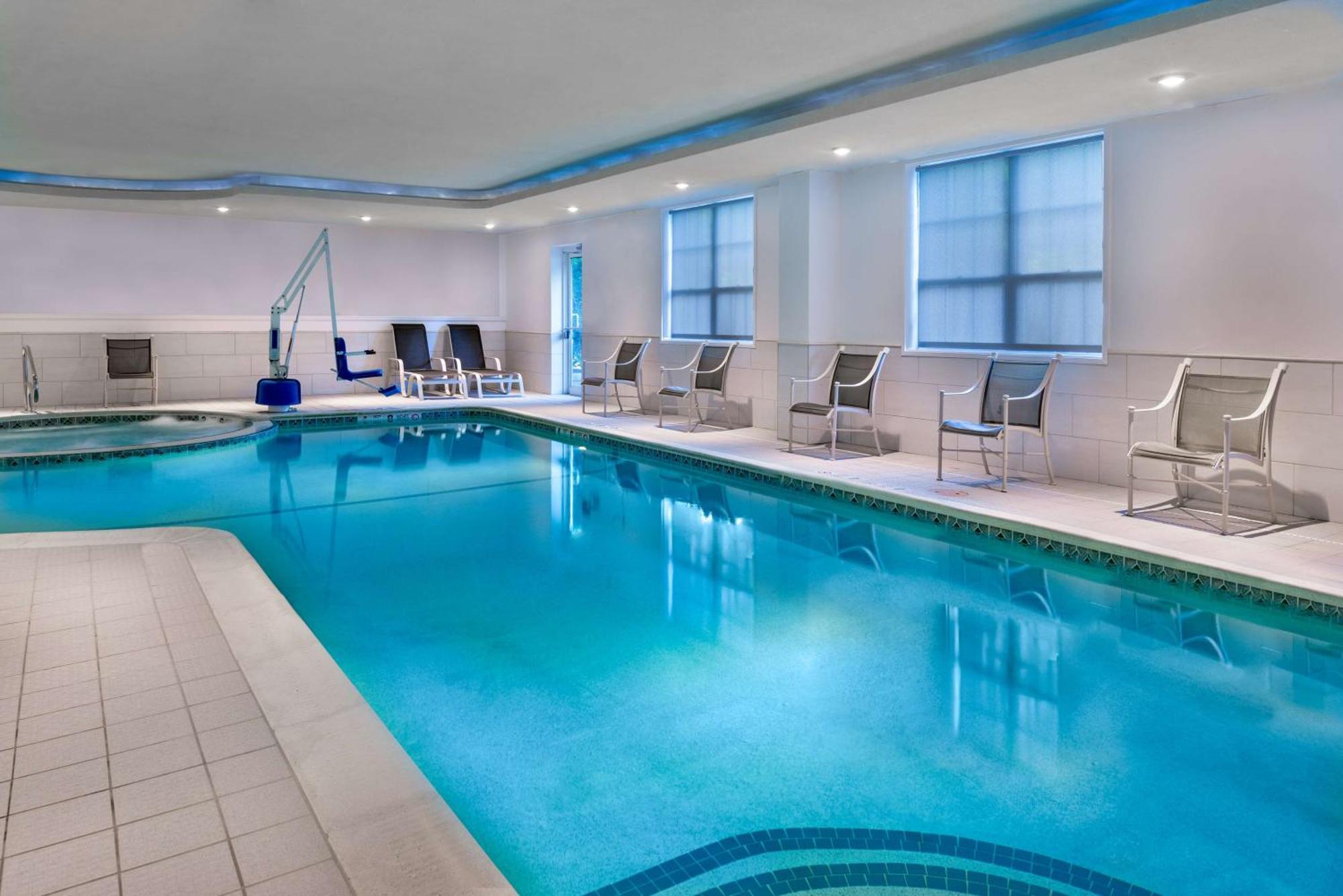 Hotel Hampton Buffalo-williamsville 3*